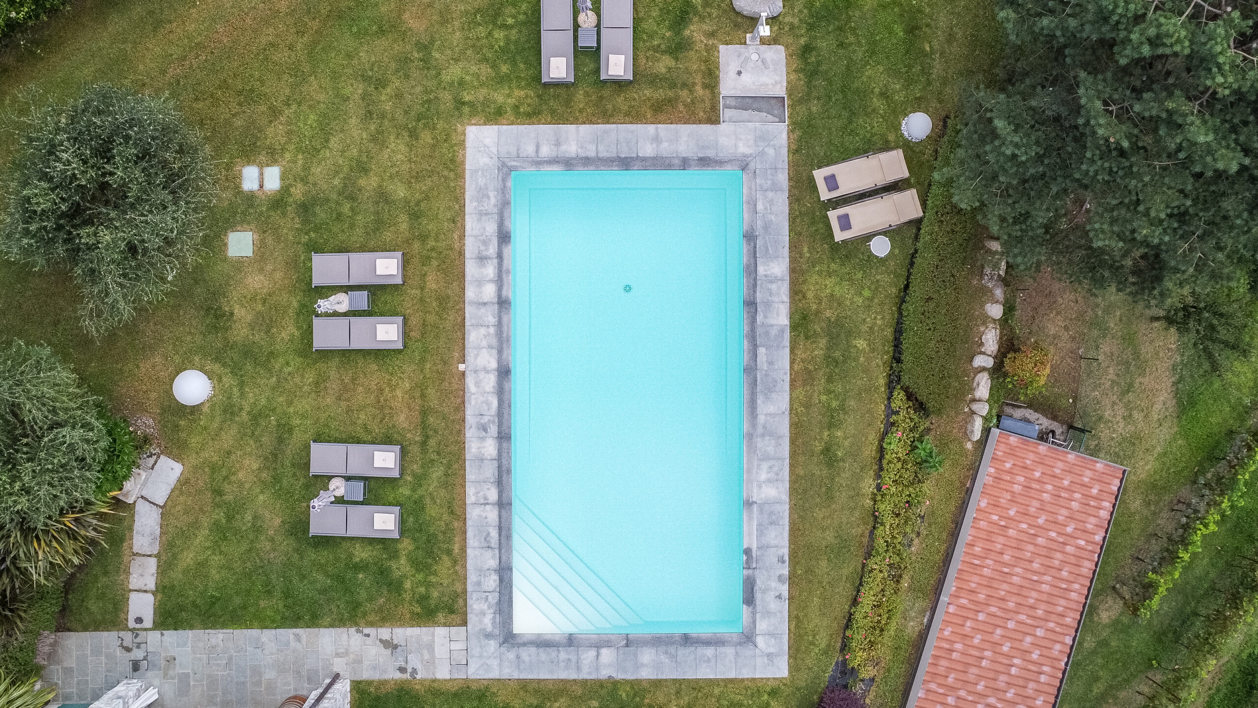 Piscina in giardino: come inserirla